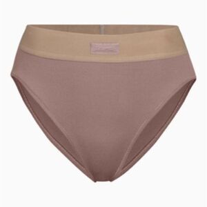SKIMS
Cotton Rib Mid Rise Brief/ UMBER